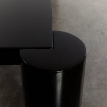 Load image into Gallery viewer, Lacquered dining table by Lella Vignelli for Rosenthal
