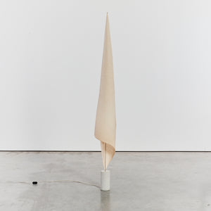 Wo Tum Bu floor lamp by Ingo Maurer