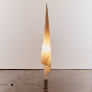 Wo Tum Bu floor lamp by Ingo Maurer