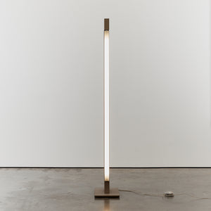 Rotating Ara floor lamp by Ilaria Marelli