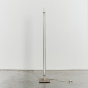 Rotating Ara floor lamp by Ilaria Marelli