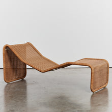 Load image into Gallery viewer, P3 Chaise lounge chair by Tito Agnoli
