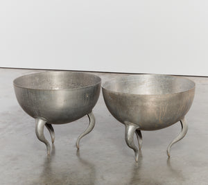 Aluminium bowl planters with curved legs