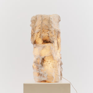 Raw alabaster column lamp